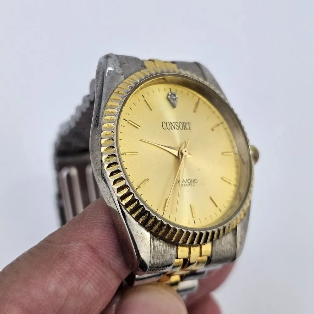 VTG Cosort Men's Watch 36MM‎ Gold Dial Two Tone Band Up to 8